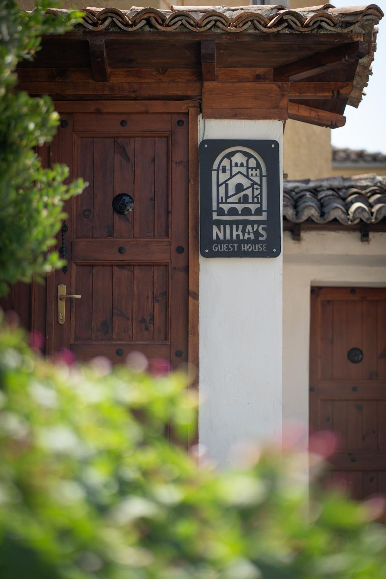 Nika'S Guest House Berat Exteriör bild